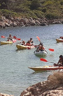 Excursão de caiaque na Baía de Fornells