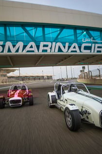 Circuito Yas Marina: Fórmula Yas 3000 ou Caterham Seven 360 Driving Experience