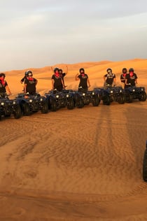 아침 사막 사파리: 사륜 바이크 체험, 샌드보드, 낙타 타기