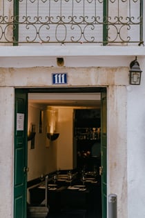 Canto do Poeta: Traditional Fado Show with Dinner