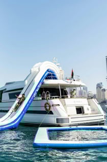 두바이 항구: 요트 타기, 미끄럼틀, 수영, 스노클링, 바비큐 점심 식사