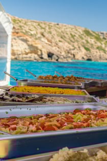 Palma de Mallorca: Passeio de barco com snorkel e música