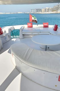 두바이 마리나: 아인과 함께하는 요트 투어 (1시간)