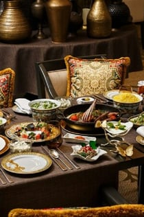 에니그마 팔라초 베르사체에서의 점심 식사