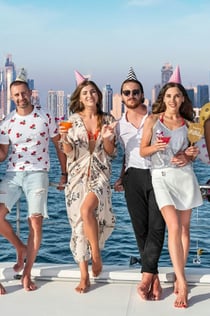 두바이: 럭셔리 요트 투어 (2시간) + 간식 및 음료