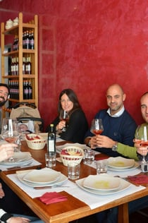 Chianti: Ξενάγηση στο Οινοποιείο + Τέσσερις Γευσιγνωσίες Κρασιού Chianti + Γευσιγνωσία Μπρουσκέτας & Τυριών