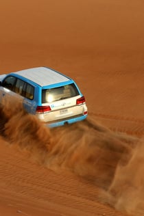 Safári noturno no deserto + jantar-churrasco