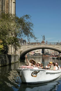 Guidet bådtur gennem historiske Gent