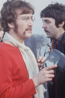 Strawberry Field: Entrada