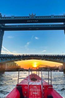 Thames Rockets: Speedboat Experience by Night