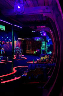 Aloha Glow in the Dark Minigolf Amsterdam