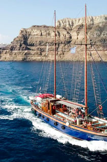 Ruta pel volcà de Santorini i les fonts termals