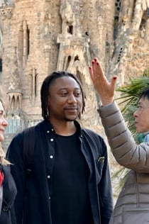 Go With A Local: Visita guiada sin hacer cola a la Sagrada Familia en alemán