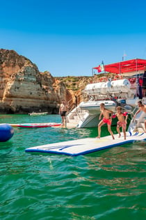Playas del Algarve: Crucero de medio día en catamarán desde Lagos