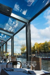 セーヌ川ランチクルーズ（3コースのグルメ料理付き