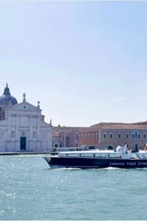 Murano, Burano e Torcello: Passeio de barco à tarde + Demonstração de sopro de vidro