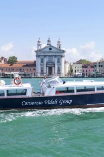 Murano, Burano e Torcello: Passeio de barco à tarde + Demonstração de sopro de vidro