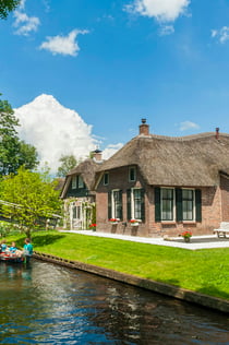 Giethoorn : Visite guidée en petit groupe, excursion en bateau + déjeuner