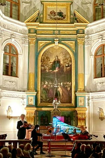 Residence Serenade with Museum Entrance
