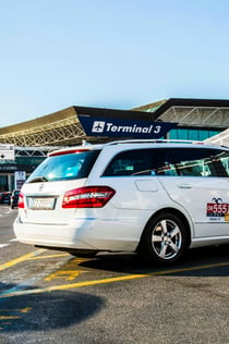 Rom: Privat taxitransfer till fast pris till Fiumicinos flygplats från Rom