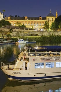 Sevilla: Bootstour mit 5-Gänge-Menü + Unbegrenzte Anzahl von Getränken
