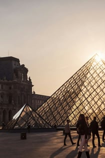 Louvre-Museum: Priority Entry Ticket + Evening Guided Tour