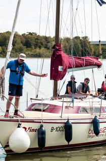 Cours d'initiation à la voile à Vienne avec un skipper professionnel