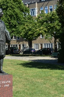 Amsterdam: The Life of Anne Frank & Neighbourhood Small-Group Walking Tour