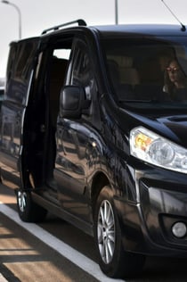 Berlin: Brandenburg Flughafen Taxi Transfer zum Stadtzentrum (Alexanderplatz)