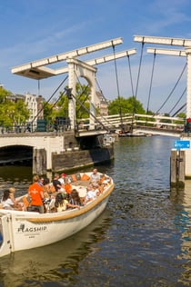 Άμστερνταμ: Luxury Open Boat Tour με Onboard Bar από τον Κεντρικό Σταθμό
