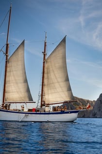 Marselha: Navegação pelas Calanques com almoço e bebidas