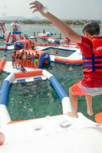 Armação de Pêra: tiquet d'entrada a un parc aquàtic inflable