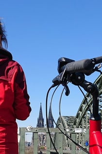 ケルン：パノラマEバイクツアー