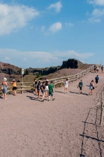 Vesuvio Express : Transport aller-retour depuis Naples + Billet "Skip The Line" pour le Vésuve