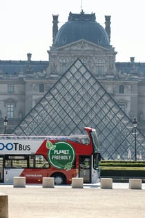 Tootbus Paris: Hop-On Hop-Off + vstupenka do Versailles s dopravou