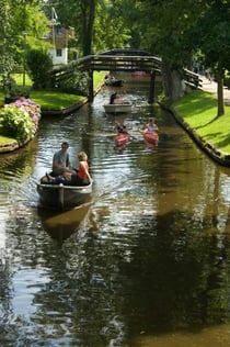 Giethoorn: Doprava + výlet lodí