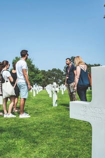 Museo Conmemorativo de Caen y Lugares Clave del Día D: Visita guiada + Comida + Transporte