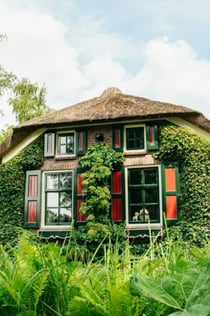 Giethoorn : Visite guidée en petit groupe + Excursion en bateau électrique