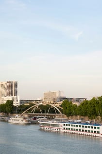 Plavba lodí Ballon de Paris GENERALI a Bateaux Mouches po Seině
