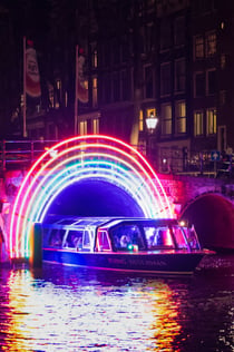 Amsterdam Light Festival: Καλυμμένη Κρουαζιέρα με Σκάφος από την Heineken Experience