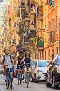 Barcelona: Gruppecykeltur fra Gaudi-husene til Barceloneta