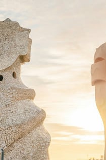 La Pedrera: Fast Track Access & Guided Tour