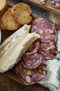 Paris: Canal St Martin Food Tour