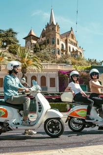 Barcelona: 6-Stunden-Vespa-Miete mit GPS