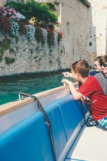 Sirmione: Tour in barca e Grotte di Catullo