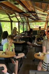 Giethoorn: zwiedzanie z przewodnikiem, rejs i półmisek sera z Amsterdamu