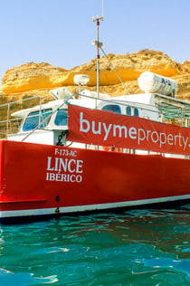 Benagil & Coastline: Catamaran Cruise Tour from Vilamoura