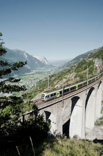 Interlaken y el Tren Verde de los Alpes Suizos: Excursión de un día desde Milán