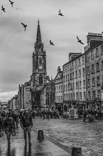 "The Murder on the Royal Mile: Interactive Mystery Hunt in Edinburgh"