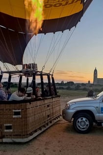 Segovia: Heißluftballonfahrt + Touristenbus